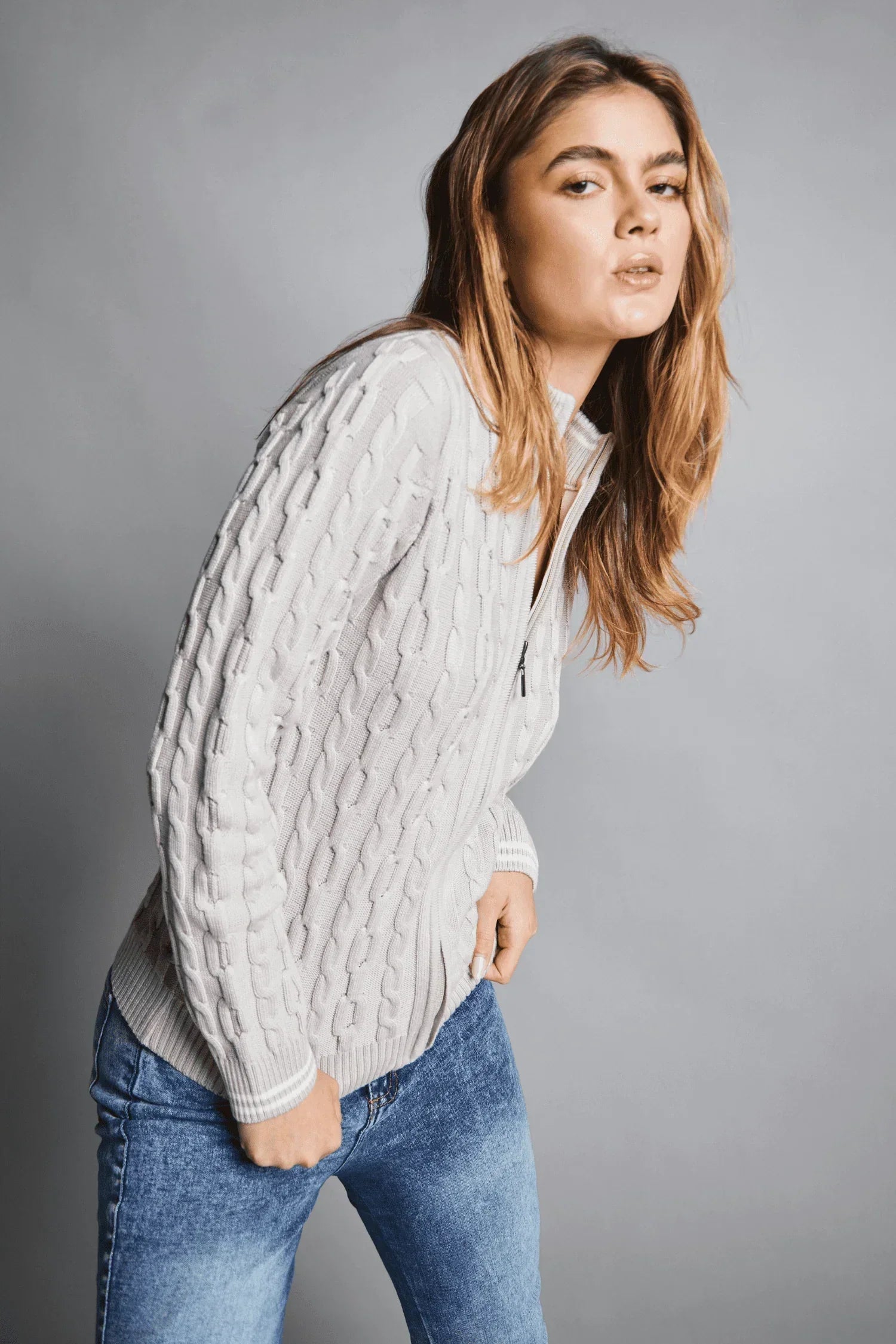 Chaqueta Siena – Sofisticación en Tejido de Punto